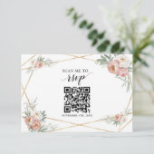 Dusty Roos Floral QR Code Voeg je URL Weddenschap  RSVP Kaartje (Staand voorkant)