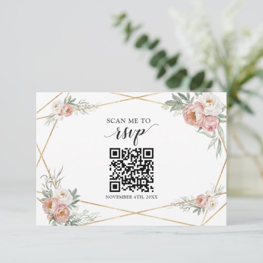 Dusty Roos Floral QR Code Voeg je URL Weddenschap  RSVP Kaartje (Staand voorkant)
