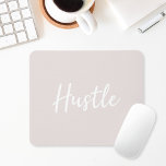 Dusty Roos Hustle Muismat<br><div class="desc">Aangepast ontworpen motivatie muispad met "Hustle" modern handschrift.</div>