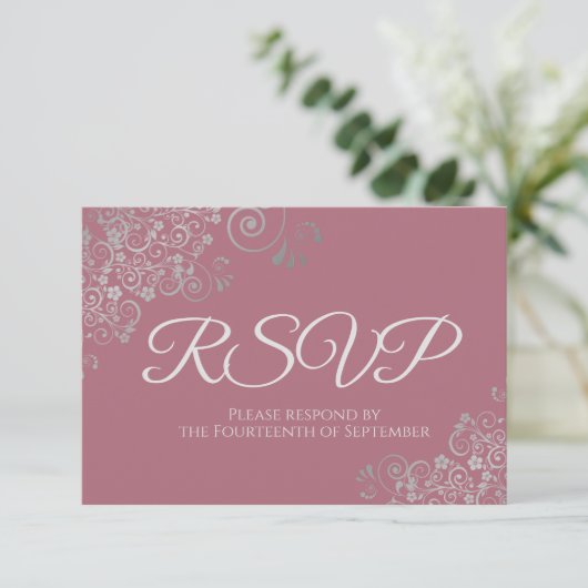 Dusty Roos Mauve Roze Elegant Zilveren Kant Bruilo RSVP Kaartje (Staand voorkant)