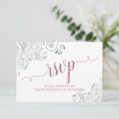 Dusty Roos op White Elegant Calligraphy Wedding RSVP Kaartje (Staand voorkant)
