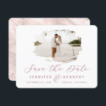Dusty Roos Romantic geborsteld Lijst met foto Save The Date<br><div class="desc">Het Roos roze en Witte Romantische Borstelbare Lijst met Foto Chic sparen de Kaarten van de Datum. Met luxe marmer texture back, elegant calligraphy Script font plus slim line serif! Bewerk vandaag nog uw exemplaar met uw namen, datum en foto! ~ Bekijk mijn winkel voor dit ontwerp de volledige trouwsuite!...</div>