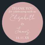 Dusty Roos Roze Elegant Script Wedding Dank je wel Ronde Sticker<br><div class="desc">Deze stoffige roos roze minimalistische elegante script bruiloft bedankje sticker kan worden gepersonaliseerd met uw informatie in chique typografie. Ontworpen door Thisnotme©</div>