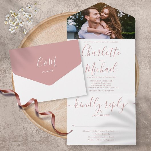 Dusty Roos Script Monogram Fotobruiloft All In One Uitnodiging