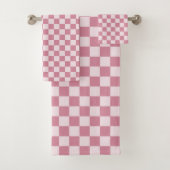Dusty rose checkerboard pattern bad handdoek (Insitu)