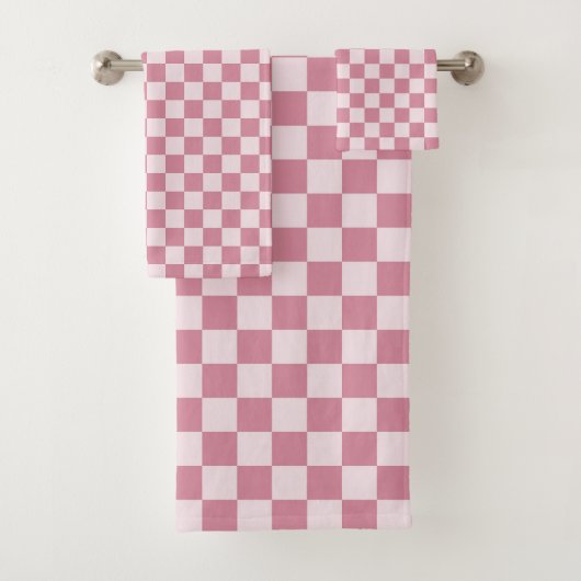 Dusty rose checkerboard pattern bad handdoek (Insitu)