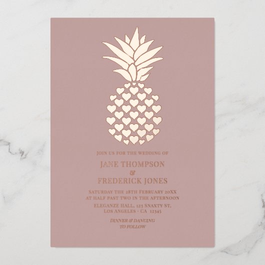 Dusty Rose & Rose Gold Tropical Pineapple Wedding Folie Uitnodiging (Voorkant)