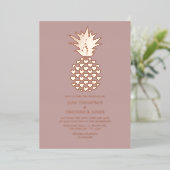 Dusty Rose & Rose Gold Tropical Pineapple Wedding Folie Uitnodiging (Staand Voorkant)
