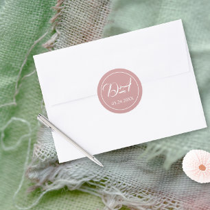 Dusty roze script typografie initialen bruiloft ronde sticker