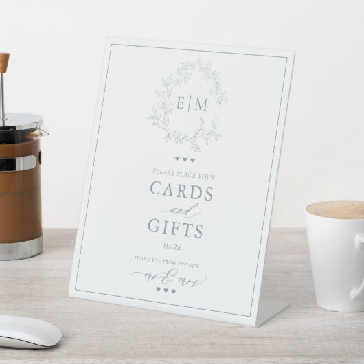 Dustyt Blue Leafy Crest Monogram Card & Gifts Reclamebord Met Voetstuk (Insitu)