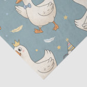 Dwaas Gansfeest – Blauwe Achtergrond met Veren Tissuepapier (Detail)
