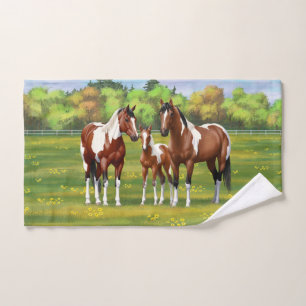 Dwarsboompaarden van de baai in het zomerdeeg bad handdoek