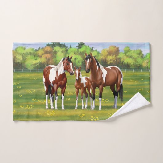 Dwarsboompaarden van de baai in het zomerdeeg bad handdoek (Handdoek)