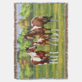 Dwarsboompaarden van de baai in het zomerdeeg deken (Voorkant Verticaal)