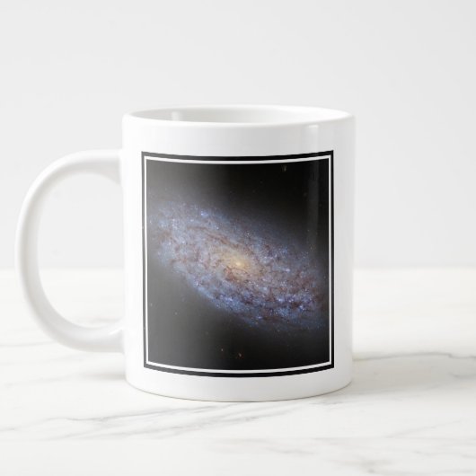 Dwerg Galaxy NGC 5949. Grote Koffiekop (Links)