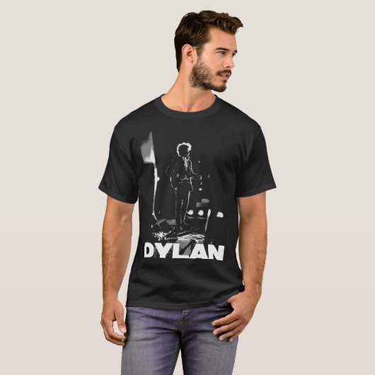 dylan on black Essential T-Shirt (Voorkant volledig)