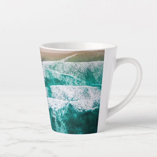 Dynamic Ocean Waves Schilderachtig Kust Uitzicht F Latte Mok (Rechts)