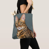Dynamisch Bengaals katportret met kenmerkende vlek Tote Bag (Dichtbij)