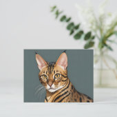 Dynamisch Bengaals kattenportret met onderscheiden Briefkaart (Staand voorkant)