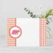 Dynamische Dino {0290} Roze Uitnodiging (Staand voorkant)