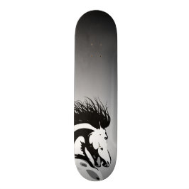 dynamische paardenafbeelding skateboard