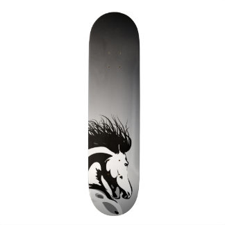 dynamische paardenafbeelding skateboard