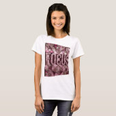 Dynamische Roze FOCUS Tekst Design T-shirt (Voorkant volledig)