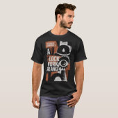 Dystopian Droog: Retro Future Abstract T-shirt (Voorkant volledig)