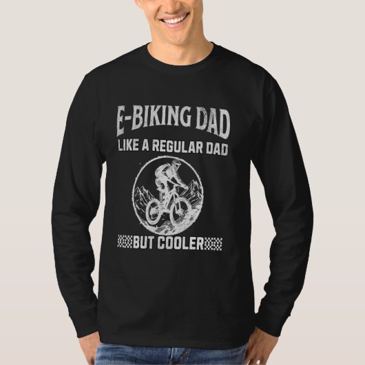 E-bike papa als een gewone papa, maar coolere Mann T-shirt (Voorkant)