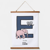 E is voor... gepersonaliseerd hangend wandkleed (Voorkant)