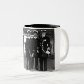 E.J. Smith (Titanic) Tweekleurige Koffiemok (Voorkant rechts)