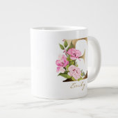 E Letter Gold Monogram | Roze Floral Arrangement Grote Koffiekop (Voorkant rechts)