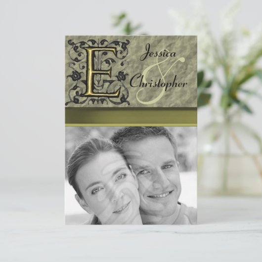 E -  monogram in reliëfdruk (goud) RSVP kaartje (Staand voorkant)