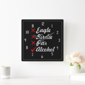 Eagle Birdie Par Alcohol Humor Vierkante Klok (Huis)