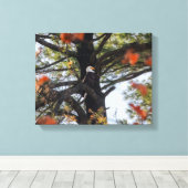 Eagle en Falling Leaves Canvas Afdruk (Insitu (Houten vloer))