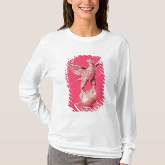 Eagle met spatvleugels op een bal t-shirt (Voorkant)