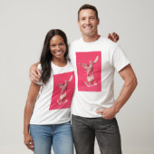 Eagle met spatvleugels op een bal t-shirt (Unisex)