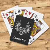 Eagle met twee koppen die kaarten afspelen