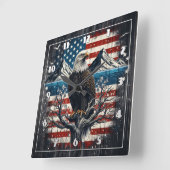 Eagle op tak met Amerikaanse vlag Vierkante Klok (Hoek)