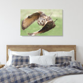 Eagle Owl in vlucht Canvas Afdruk (Insitu (Slaapkamer))