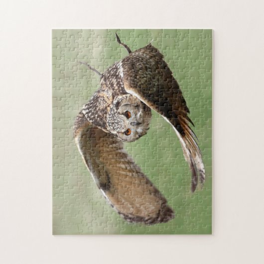 Eagle Owl in vlucht Legpuzzel (Verticaal)