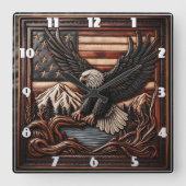 Eagle Relief Carving met Amerikaanse vlag achtergr Vierkante Klok (Voorkant)