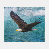 Eagle Soaring boven het Storm Fleece Deken (Voorkant (Horizontaal))