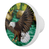 Eagle Vliegen Over Rivier en Bergen Gepersonalisee Keramische Knop (Rechts)