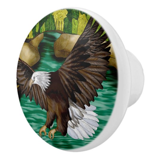 Eagle Vliegen Over Rivier en Bergen Gepersonalisee Keramische Knop (Rechts)