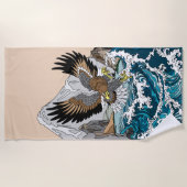 Eagle vliegt laag over Stormy Zee Strandlaken (Voorkant)