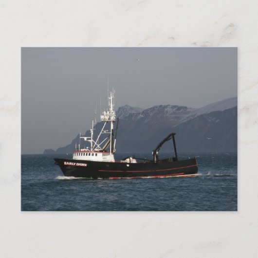 Early Dawn, Crab Boat in Dutch Harbour, AK Briefkaart (Voorkant)