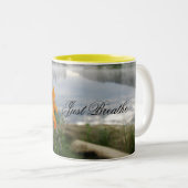 Early Morning Mist, gewoon Breathe Tweekleurige Koffiemok (Voorkant rechts)