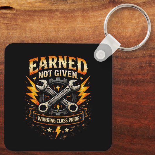Earned Not Given Sleutelhanger (Achterkant)