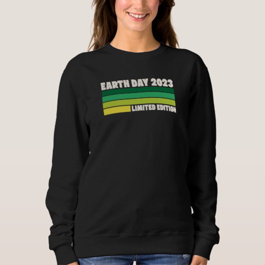 Earth Day 2023 Distressed Retro Vintage  1 Trui (Voorkant)